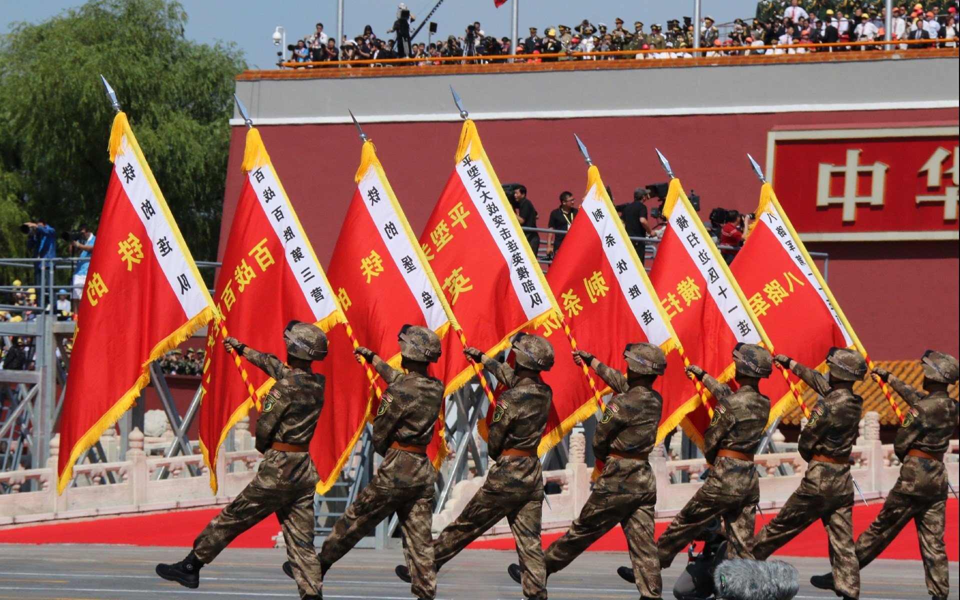 “青训基地引进国际先进训练设备，提升青少年技术水平”，青训训练营是什么