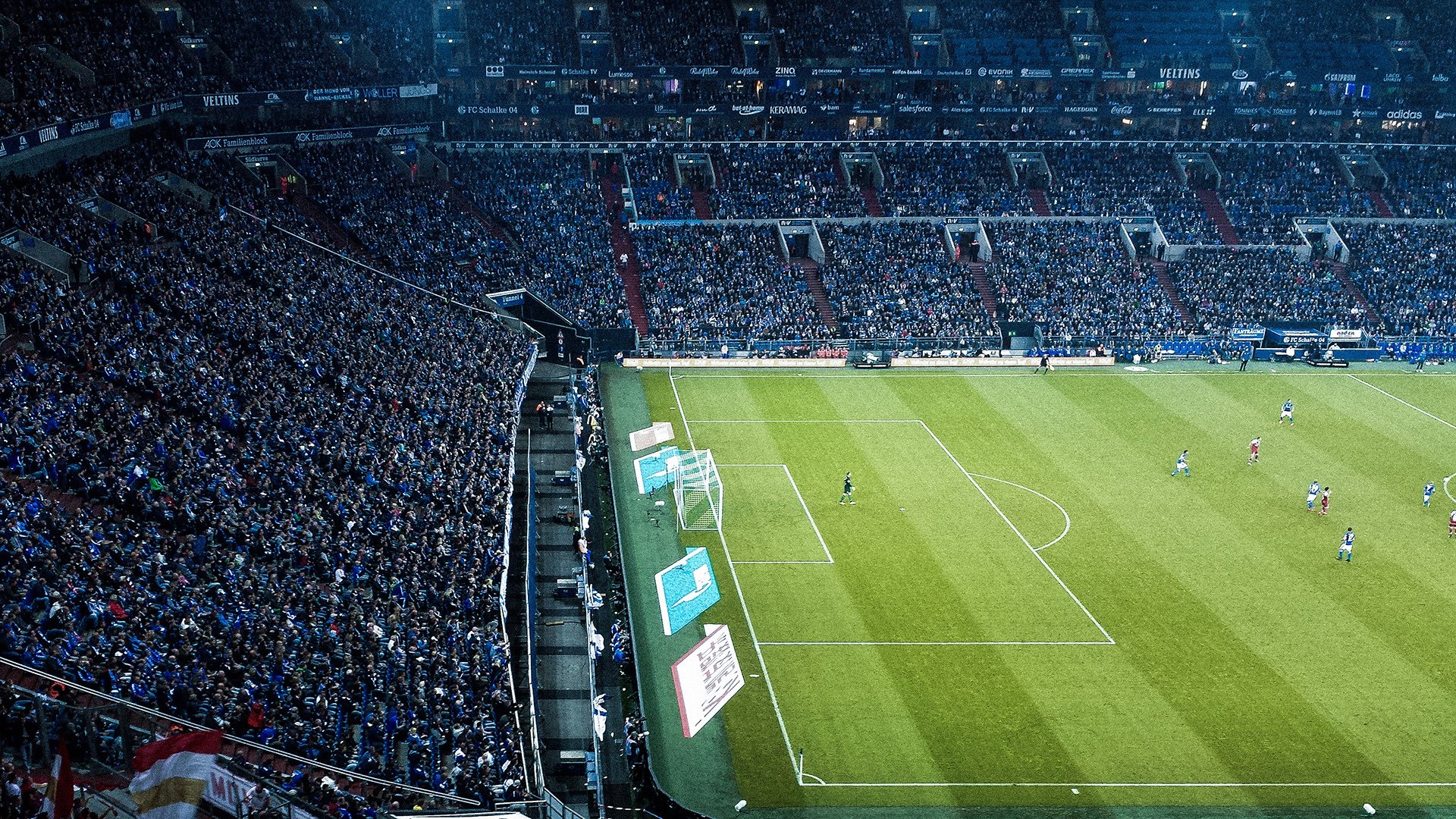 《电竞界的“金牌搭档”：合作背后的故事》，电竞与品牌合作